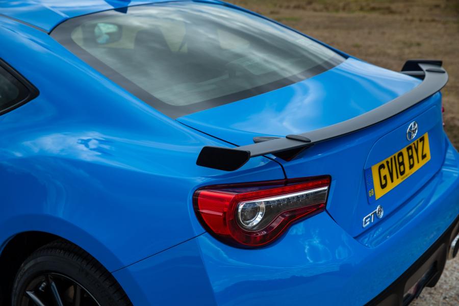 Детали экстерьера Toyota GT 86 Blue Edition 2018 года  (UK) (фото 35 из 40)